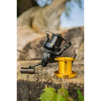 Naviják Giants Fishing XRS FD 9000 + zlatá cívka 10000 ZDARMA!